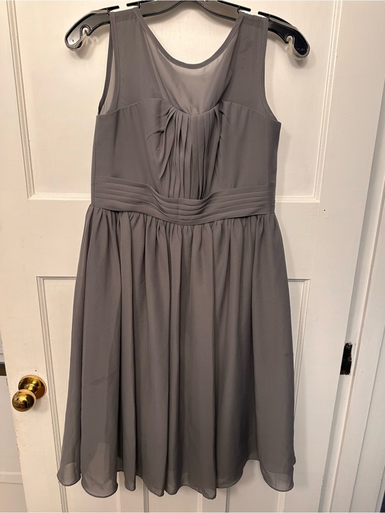 JJs House Dresses & Skirts - ⭐️ JJs House Small Gray Pleated Chiffon Midi Dress with Defined Waist